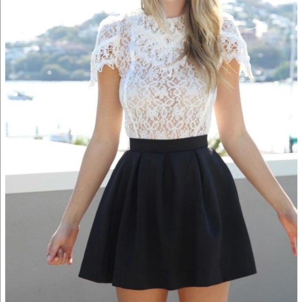Pleated short skirt- high waist - Black